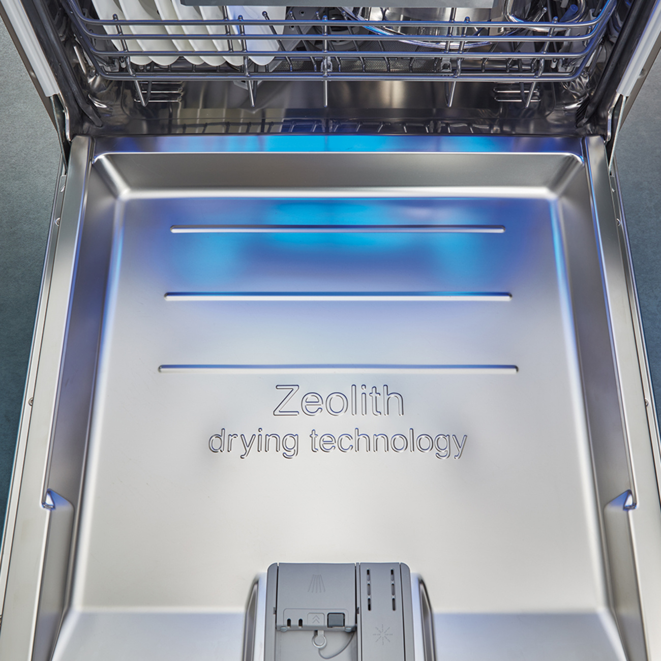 Zeolith Trocknen – Für glänzende Spülergebnisse bei Elektrotechnik Kastner GmbH & Co. KG in Westendorf